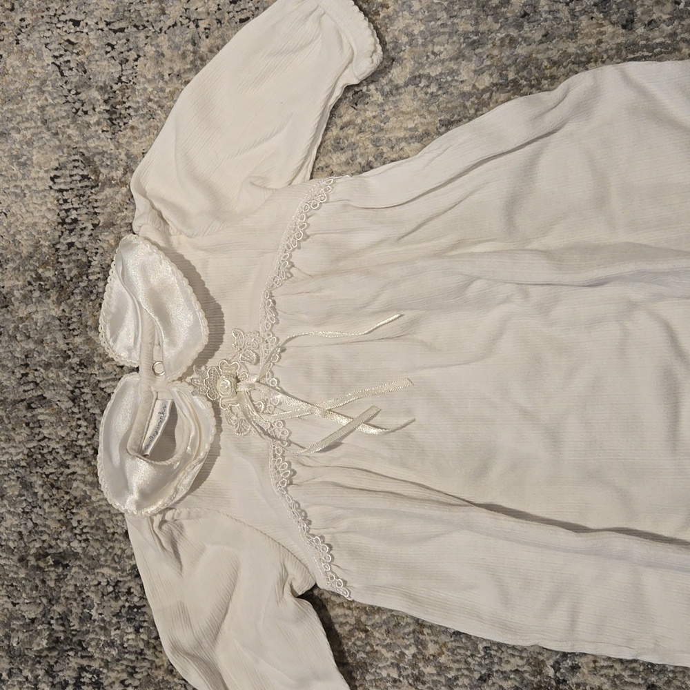 0/3 mo white gown - Picture 3 of 4